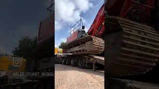 ZX290 #excavator #unloading  #hitachi #operator  #basicskills #truck #rampshow #lowloader #plant