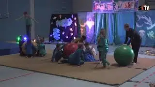 Ein Ferien Zirkus Projekt mit 30 Kindern zwischen 6 und 12 Jahren.