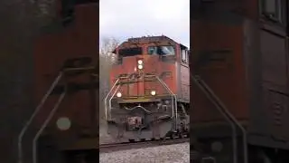 BNSF ace leads a taconite train!