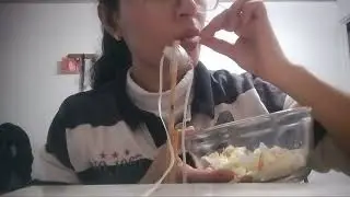 Comiendo lechuga y cacahuates 🥬😃❤️