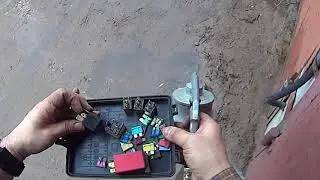 Ford Sierra. Чистка блока предохранителей и установка реле стартера.