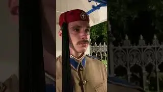 An Evzone&rsquo;s Tearful Tribute to Greece