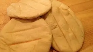 Как приготовить питу вручную &mdash; видео &laquo;Вкусный четверг&raquo;