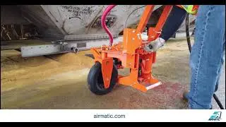 Easily open and maneuver around gates Martin&reg; Impacting Railcar Opener