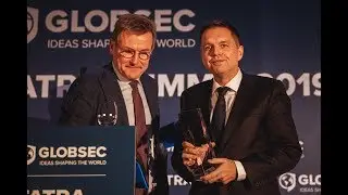 GLOBSEC Tatra Summit Award Dinner Presenting the GLOBSEC European Award to Peter Kažim&iacute;r