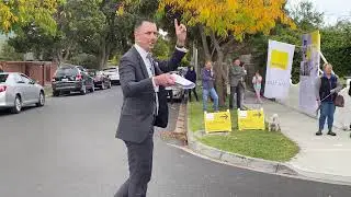 Live Auction @ 11 Kooringa Road, Carnegie, Vic 3163