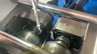 Gewindewalzmaschine/Thread Rolling machine