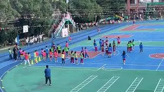 昀芝第4棒、子甯第5棒五上運動會（506班紫色背心）
