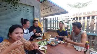 ทอดจักกะจั่นกินกับตำบักหุ่งสู่สาวหมวยกับน้องชายกินจ้า