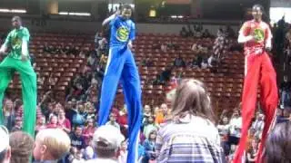 Stilt Walker Dancer at Bi-lo Center Circus takes a hard fall  2010