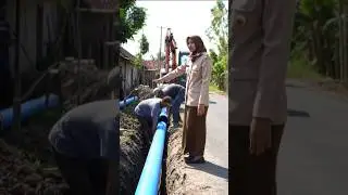 BU KADES CEK PROYEK PEMASANGAN SALURAN PIPA AIR BERSIH DESA #kadeshoho #viral #shorts