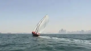 Traditionnelle course de voiliers dans les eaux du Golfe
