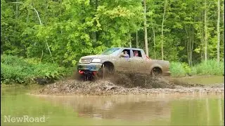 EXTREME 4X4 OFF-ROAD Mud Truck - Jacked It Up!