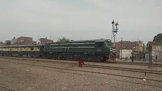 Pakistan Railways || Fastest Train In Pakistan || Taizgam From Pindi To Karachi || Shahdara Junction