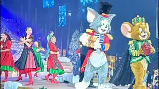 Warner Bros - Abu dhabi | WB | Winter Spectacular | Merry Mayhem live 🌲🎅 #fypシ゚ #warnerbrosabudhabi