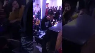 EDEN sings 'Hertz' // No Future Release event at Hoxton basement