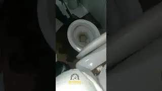 Desentupimento de vaso sanitário  com máquina desentupidora manual Rotomaster 12 metros