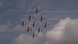 100 Seconds of the Swiss Air Force PC-7 Display Team