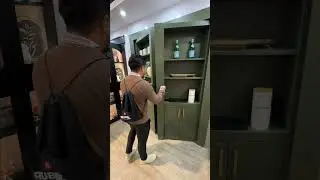Представьте, что за всю свою жизнь вы увидите хотя бы одну откидную дверь. А теперь умножьте это ...