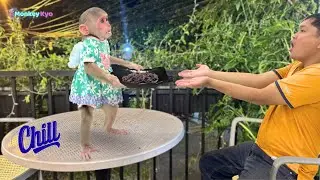 Stylish Monkey Kyo Gets All Dressed Up for Coffee with Dad &ndash; So Adorable!