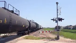 Warrior Road railroad crossing, UP 7360 Manifest, Sergeant Bluff, IA