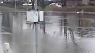 Rzeka Gwda wylała w centrum Piły.