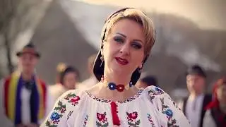MIRELA MANESCU- BAT CLOPOTE-N BISERICI ȘI RASUNA