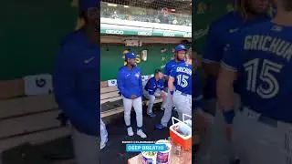 Randal Grichuk, Davis and Guerrero Jr. with spectacular salute!!! ✋🤛🤜👋✌🤞🤙🤝#BlueJays #SHORTS