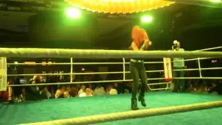 Carlotta Truman singt bei der Fight Night in N&uuml;rnberg