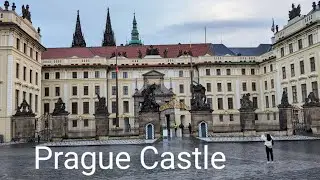 Prague travel.guide Prague Castle in the earlier morning - N&aacute;měst&iacute; Pražsk&eacute;ho Hradu brzo r&aacute;no