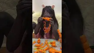 Это искусство сделано из моркови 😨