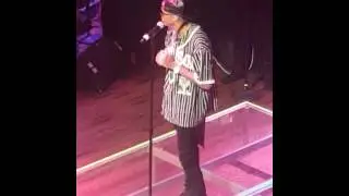 August Alsina reunites with his mother
