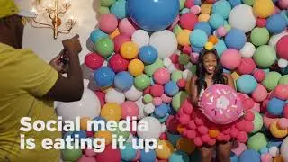 Pop-up balloon art gallery is going viral on social media