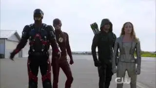 Supergirl 2x08 Heroes v Aliens Trailer - Mega crossover