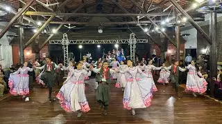 Chote de duas damas- Apresentação da Invernada Mirim no C.T.G. Candeeiro do Pago