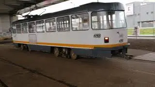 Tramvaiul Tatra T4R #3413 intoarce in terminalul 