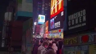 Vincenzo Cohen Art on the screen - Times Square Billboard NY