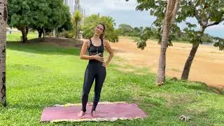Aprenda a postura da &aacute;rvore, Vrikshana, com a professora de Yoga Anna Tha&iacute;s 💚🧘&zwj;♀️