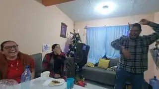 Karaoke que agon&iacute;a Meli Vs Laura  