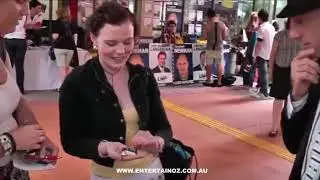 Glen Rhodes Brisbane Magician Roving Magic Tricks Close up