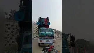 Imran Khan ka container #longmarch #pti #libertychowk #imrankhan #container