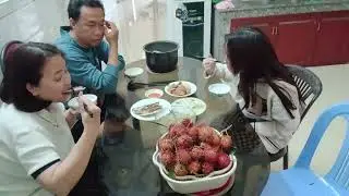 Cá kho, thịt kho trứng, canh bầu, rau luộc