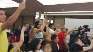 Ivan dan Della konser MMF di AKR tower tonton vidionya sampai habis ya