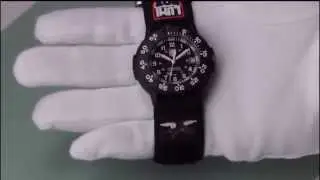 Hands on with the Luminox 3001 with Fabric Navy Seal Strap