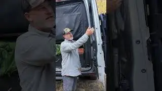 Da Bug Screens = Modifiche al furgone Sprinter di Famagogo