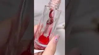 Turning all our Crystal Glaze lippies into one GIANT LIPGLOSS 😍👄ID: 39264985