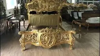 Cama de Madeira de Lei Maci&ccedil;a Folheada a Ouro: Uma Obra de Arte para Seus Sonhos