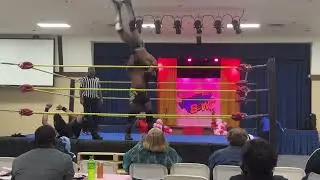 Larintiz X vs Gio Savage vs MJ Davis. Southern Extreme Wrestling.