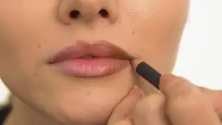 How to Overdraw Lips in Under a Minute