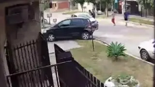 Rafael Castillo: cuatro menores de edad le robaron el auto a una mujer en menos de un minuto